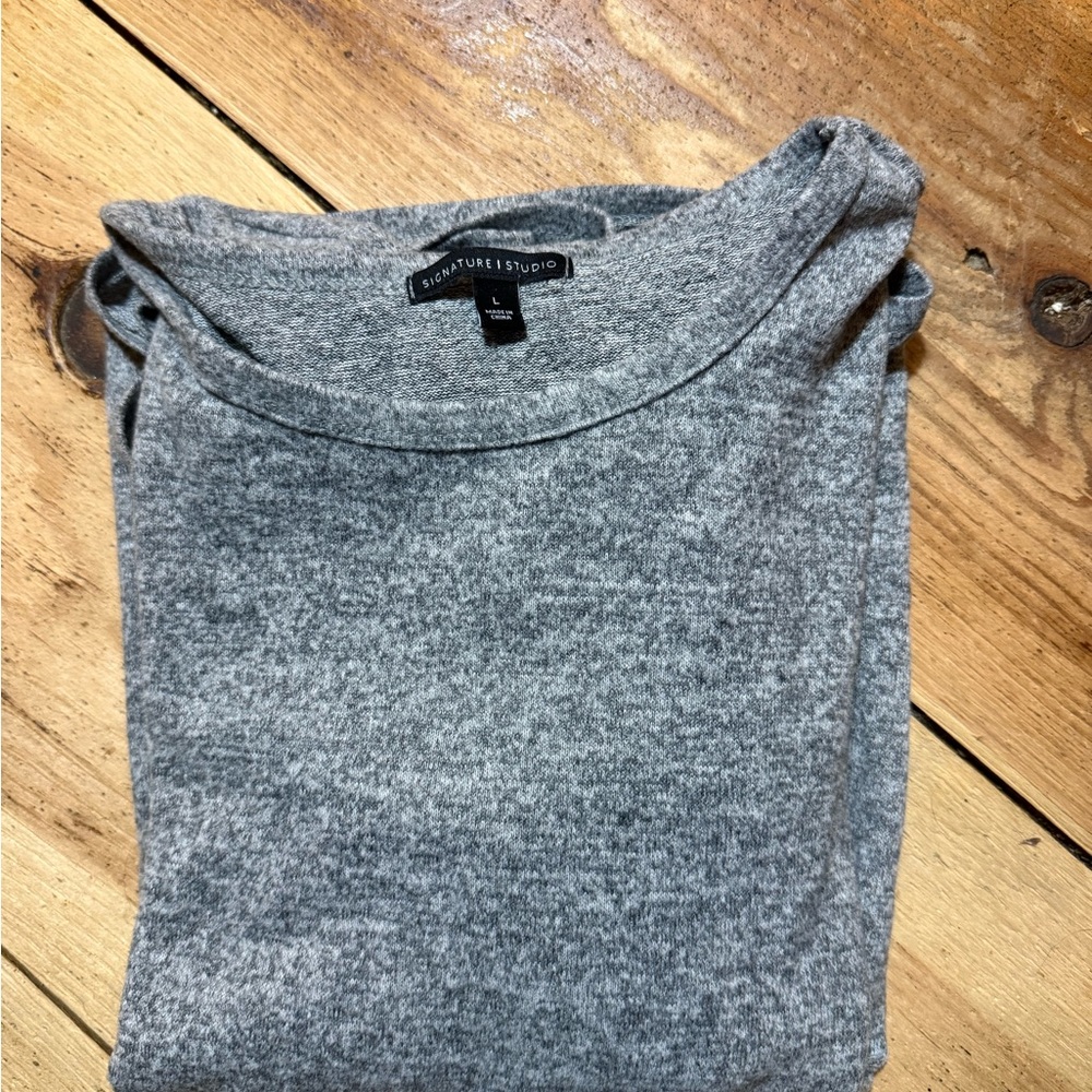 Signature Studio Heather Gray Knit Top